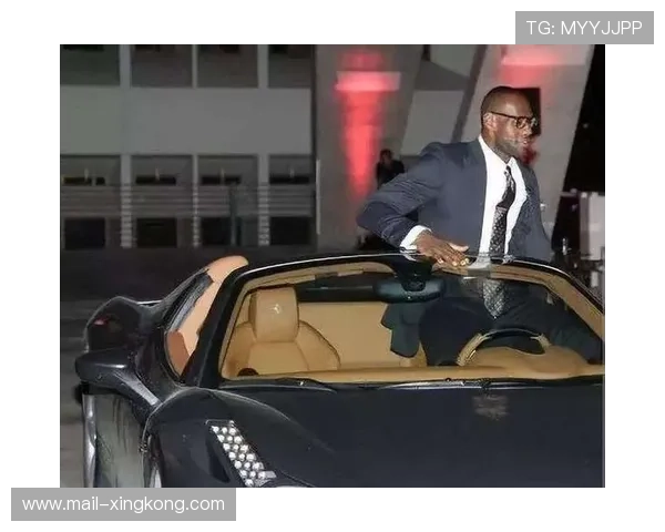 詹姆斯私人飞机餐被曝光，网友：霸气十足