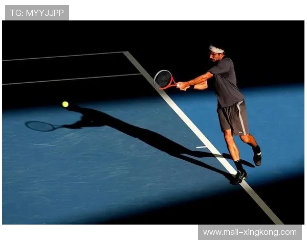 最佳倒地救球：网球场上的“神奇救球”瞬间