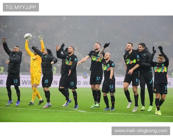 赛季关键胜负场回放热议，战术细节成讨论焦点，当前赛季胜利次数不足5次