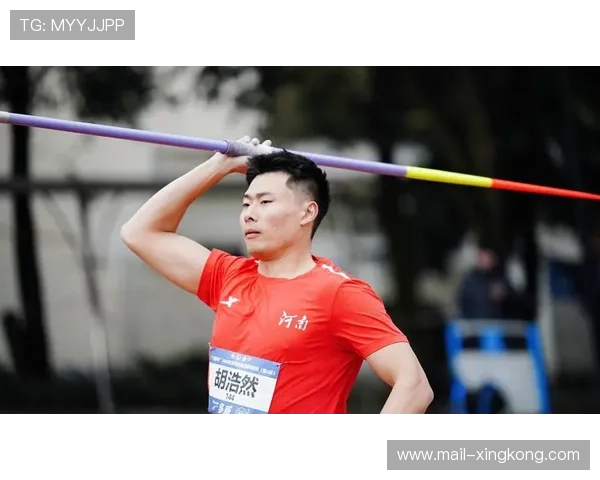 解析[选手名]的投掷物精准度：为什么他从不空烟？🎯